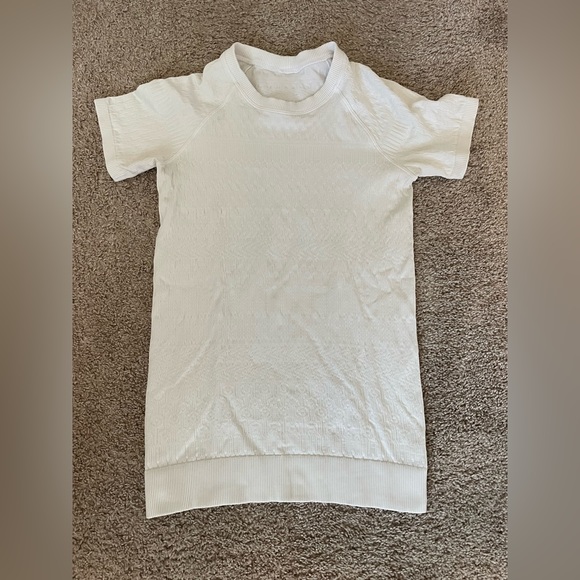 lululemon restful short sleeve size 6 - Picture 3 of 6